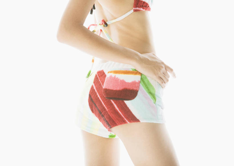 东方人,一个人,站,横图,室内,特写,白天,泳装,比基尼,亚洲,仅一个年轻女性,仅一个女性,仅一个人,黄种人,手叉腰,背面,叉腰,站着,搭,搭着,单手叉腰,年轻女性,女人,女性,亚洲人,站立,半身,彩图,三点式,泳衣