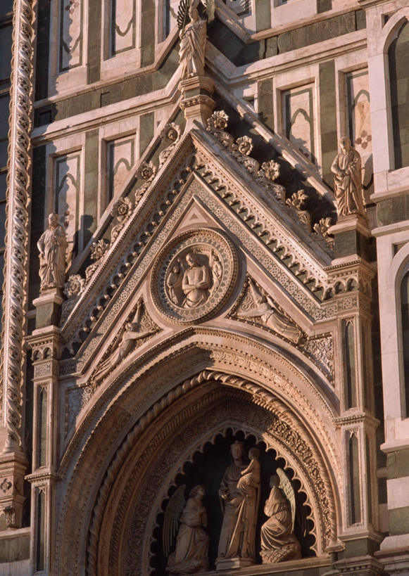 无人,教堂,竖图,室外,白天,仰视,旅游,度假,名胜古迹,标志建筑,地标,建筑,雕塑,意大利,佛罗伦萨,欧洲,阴影,节日,遗迹,艺术,装饰,光线,雕刻,雕像,影子,古迹,文化,文物,娱乐,建设,古建筑,阳光,工艺品,祈祷,享受,休闲,健康,旅游胜地,放松,许愿,宗教,信仰,纪念,祈求,美术,南欧,主题,陈列,信念,古文明,世界文化遗产,意大利共和国,功能,美学,百花之城,翡冷翠,佛罗伦萨大教堂,花之圣母大教堂,圣母百花大教堂,平安,彩图,低角度拍摄,大教堂,礼拜堂