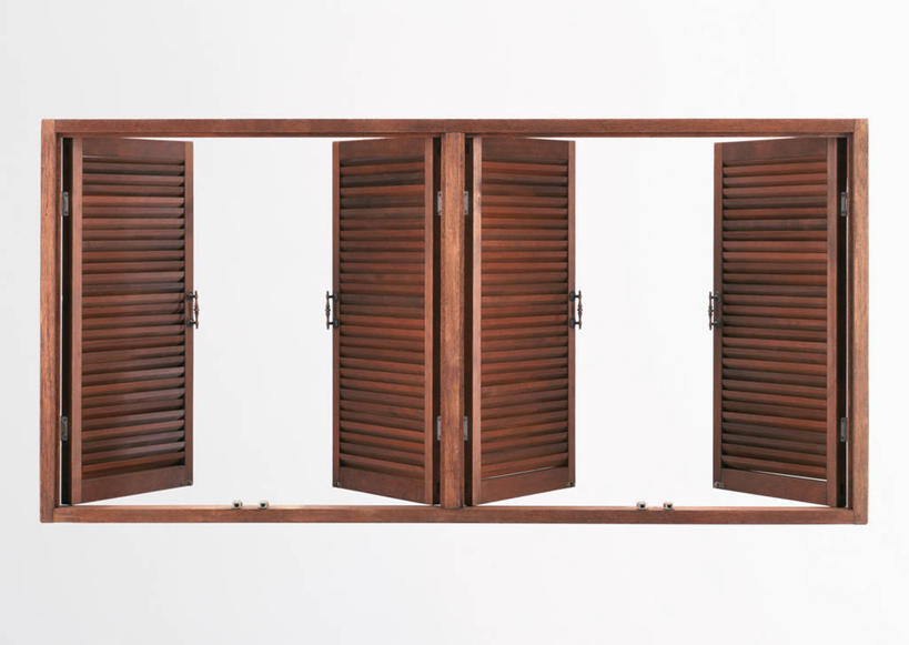 无人,横图,室内,特写,白天,白色背景,正面,窗户,静物,金属制品,金属,木制,百叶窗,棕色,把手,木制品,打开,摄影,影棚,开启,两扇,拉手,彩图,影棚拍摄,拍摄