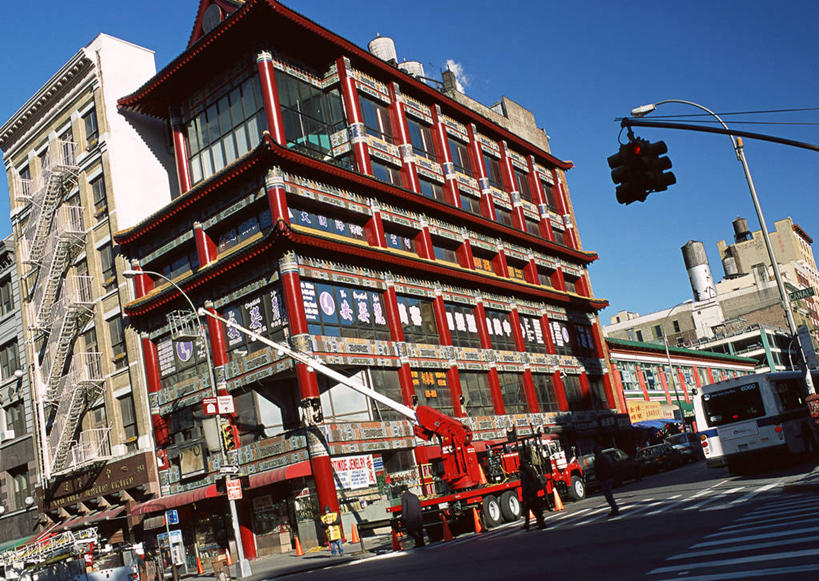 无人,高楼大厦,横图,室外,白天,仰视,度假,安全,美景,城市风光,城市,大厦,道路,建筑,路,摩天大楼,人行横道,公路,纽约,美国,阴影,光线,影子,景观,红绿灯,人行道,唐人街,曼哈顿,信号灯,交通,娱乐,蓝色,蓝天,天空,阳光,天,享受,休闲,景色,放松,警示,晴朗,北美,北美洲,提示,人行横道线,美洲,流通,交通信号灯,纽约州,万里无云,帝国之州,帝国州,行人信号灯,北亚美利加洲,亚美利加洲,晴空,晴空万里,斑马线,马路,彩图,低角度拍摄,大楼,高层建筑,高楼,摩天楼,华埠,曼哈顿华埠,纽约唐人街,曼哈顿岛