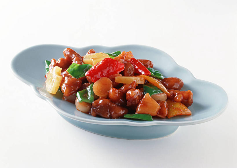 无人,横图,俯视,室内,特写,白天,白色背景,烹饪,中餐,桌面,桌子,辣椒,蔬菜,餐具,阴影,新鲜,反射,木制,碟子,粉末,盘,影子,竹笋,调味,肉,香料,佐料,料理,食品,猪肉,笋,菜肴,美食,肉类,食物,一个,盘子,木制品,碟,中式,粉,摄影,佳肴,有机食品,绿色食品,影棚,单个,辣椒粉,配料,肉食,彩椒,辣角,红海椒,大椒,辣虎,广椒,豚肉,作料,粉状,甜椒,柿子椒,辣子,海椒,番椒,灯笼椒,彩图,高角度拍摄,影棚拍摄,拍摄,酸甜,糖醋菜,糖醋肉段