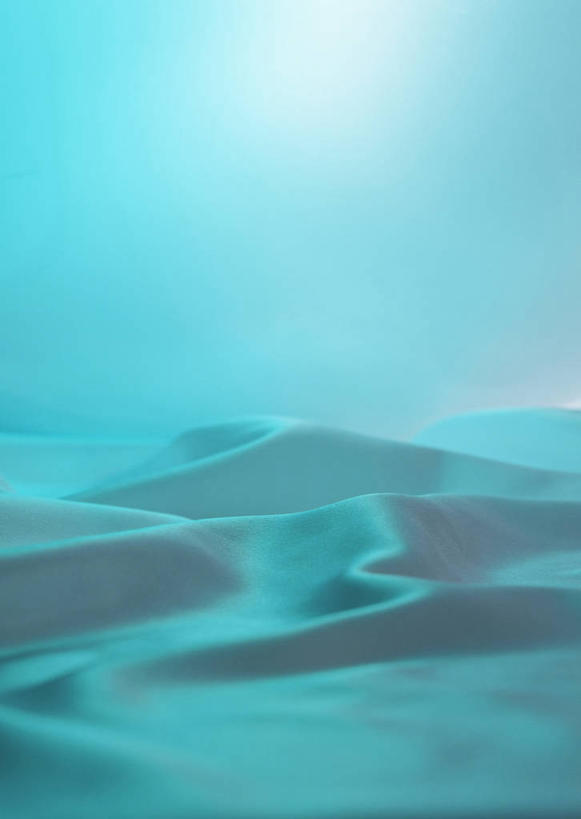 无人,竖图,俯视,室内,特写,白天,静物,纺织品,阴影,新鲜,反射,布,丝绸,影子,绸缎,织物,绿色,青春,布匹,生命,和平,安详,冷色,彩图,高角度拍摄