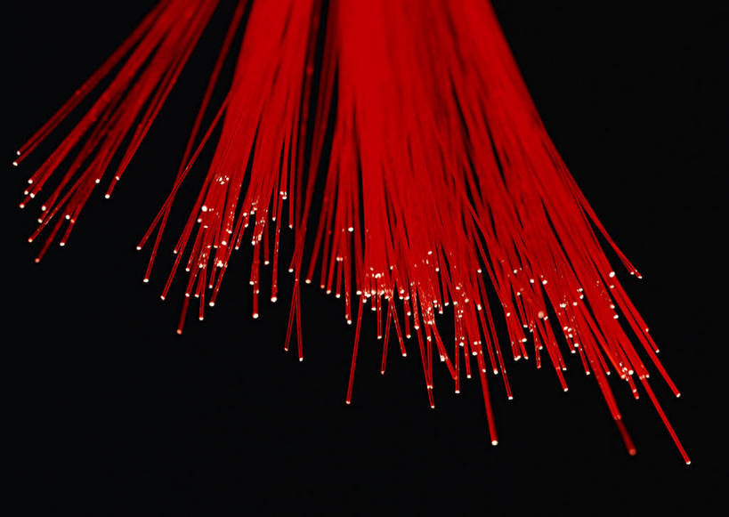 无人,横图,室内,特写,白天,正面,兴奋,热情,黑色背景,梦幻,发光,光束,光纤,光亮,开放,红色,健康,温暖,奔放,活力,积极,激情,朝气,暖色,吉祥,光导纤维,生命,未来,发亮,饱满,憧憬,革命,热烈,赤色,充实,斗志,喜气,主动,传输介质,全反射,传导工具,彩图,欢乐