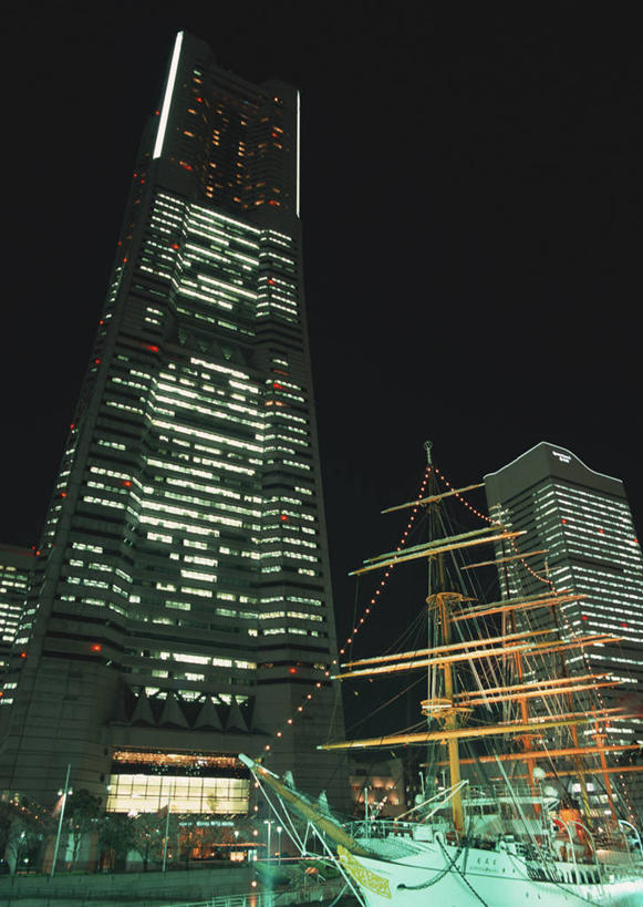 无人,高楼大厦,竖图,室外,夜晚,仰视,度假,美景,城市风光,城市,大厦,道路,建筑,路,摩天大楼,夜景,公路,神奈川,日本,亚洲,阴影,朦胧,模糊,光线,影子,景观,建筑群,灯光,交通,横滨,横滨市,神奈川县,娱乐,建设,享受,休闲,景色,放松,东亚,本州,首府,关东地方,本州岛,日本国,港未来21区,马路,彩图,低角度拍摄,大楼,高层建筑,高楼,摩天楼