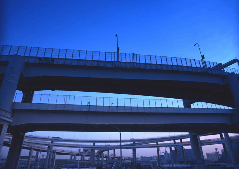 无人,栏杆,横图,室外,白天,仰视,旅游,度假,日落,标志建筑,道路,地标,建筑,路,路灯,公路,照明,神奈川,日本,亚洲,阴影,光线,影子,晚霞,霞光,落日,高架,围栏,灯光,交通,神奈川县,娱乐,建设,护栏,灯,蓝色,蓝天,天空,阳光,黄昏,天,享受,休闲,旅游胜地,彩霞,放松,晴朗,照亮,照明设备,高架桥,东亚,高架道路,跨线桥,本州,万里无云,关东地方,本州岛,日本国,首都高速,首都高速道路,夕照,薄暮,晴空,晴空万里,夕阳,彩图,低角度拍摄,傍晚,斜阳