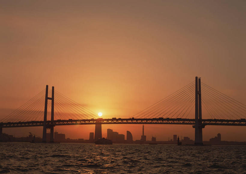 无人,高楼大厦,横图,全景,室外,白天,仰视,度假,海浪,海洋,美景,日落,太阳,城市风光,城市,大桥,大厦,道路,建筑,立交桥,路,摩天大楼,桥梁,公路,神奈川,日本,亚洲,阴影,光线,影子,景观,浪花,晚霞,霞光,落日,高架,建筑群,斜拉桥,桥,交通,横滨,横滨市,神奈川县,娱乐,横滨海湾大桥,建设,阳光,海水,黄昏,享受,休闲,景色,彩霞,放松,高架桥,海景,东亚,高架道路,跨线桥,本州,首府,海湾大桥,关东地方,本州岛,日本国,夕照,薄暮,大海,风浪,海,海水的波动,近岸浪,涌浪,夕阳,彩图,低角度拍摄,傍晚,大楼,高层建筑,高楼,摩天楼,斜阳