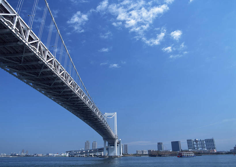 无人,高楼大厦,横图,全景,室外,白天,仰视,旅游,度假,海浪,海洋,标志建筑,大厦,道路,地标,建筑,路,摩天大楼,公路,东京,日本,亚洲,阴影,光线,影子,浪花,云,云朵,高架,彩虹大桥,交通,云彩,娱乐,建设,蓝色,白云,蓝天,天空,阳光,海水,天,享受,休闲,旅游胜地,放松,晴朗,高架桥,海景,东亚,高架道路,跨线桥,本州,关东地方,本州岛,日本国,东京都,日本彩虹大桥,首都高速,首都高速道路,大海,风浪,海,海水的波动,近岸浪,涌浪,晴空,彩图,低角度拍摄,大楼,高层建筑,高楼,摩天楼