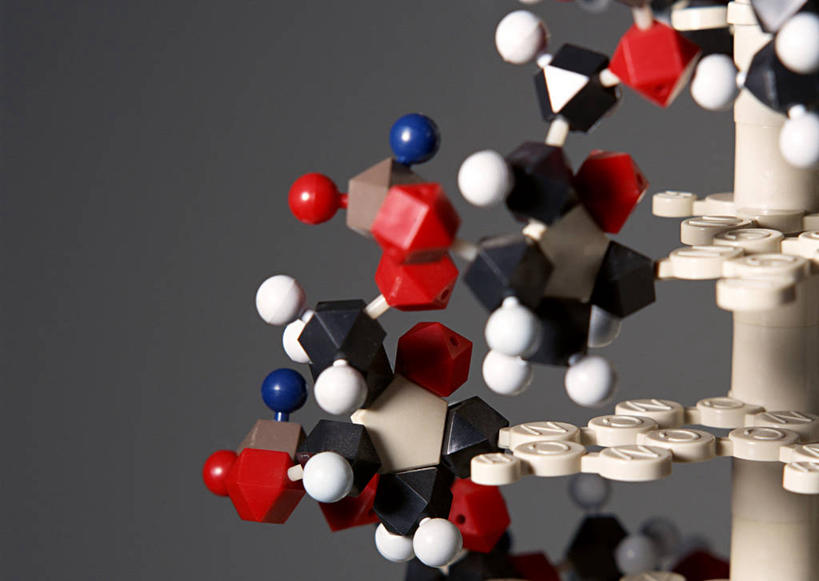 无人,横图,室内,特写,白天,正面,实验,研发,静物,阴影,灰色背景,研究,反射,科学,基因,工具,影子,模型,生物,摄影,影棚,遗传,科研,脱氧核糖核酸,分子结构,化验,检验,DNA分子,去氧核糖核酸,遗传信息,遗传因子,遗传学,分子几何,分子立体结构,分子形状,彩图,影棚拍摄,拍摄
