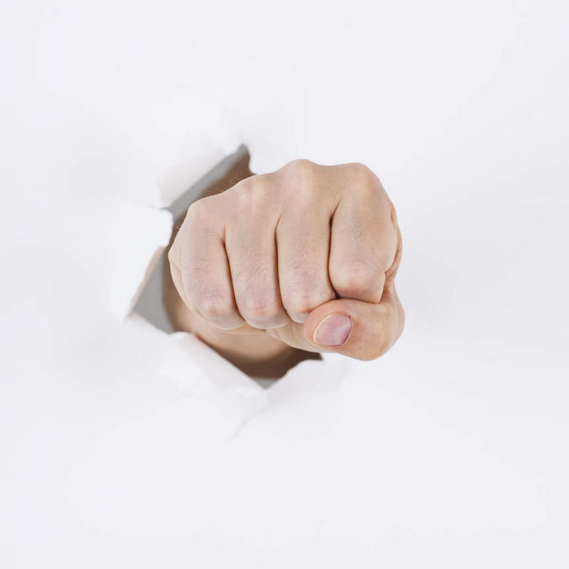 西方人,手,拳,一个人,方图,室内,特写,白天,白色背景,正面,欧洲,欧洲人,仅一个男性,仅一个人,仅一个中年男性,纸,洞,一个,白色,手部,摄影,洞穴,影棚,单个,单手,穴,男人,男性,中年男性,白种人,拳头,半身,彩图,影棚拍摄,拍摄