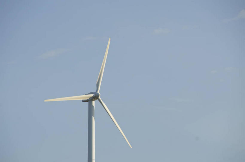 无人,横图,室外,白天,仰视,农业,风能,风力发电机,风车,阴影,环保,电力,光线,影子,设备,一个,蓝色,蓝天,天空,阳光,天,发电,机械,工业,能源,晴朗,单个,资源,风力机,利用,低碳,万里无云,风力发电,风力涡轮机,晴空,晴空万里,彩图,低角度拍摄