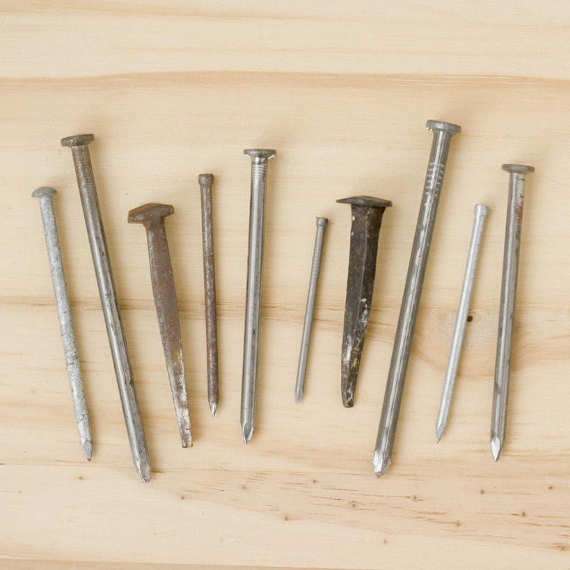 无人,方图,俯视,室内,特写,白天,静物,一排,许多,阴影,朦胧,模糊,整齐,反射,钉子,木材,影子,木柴,排列,木料,五金,紧固,队列,牢固,彩图,高角度拍摄,稳固