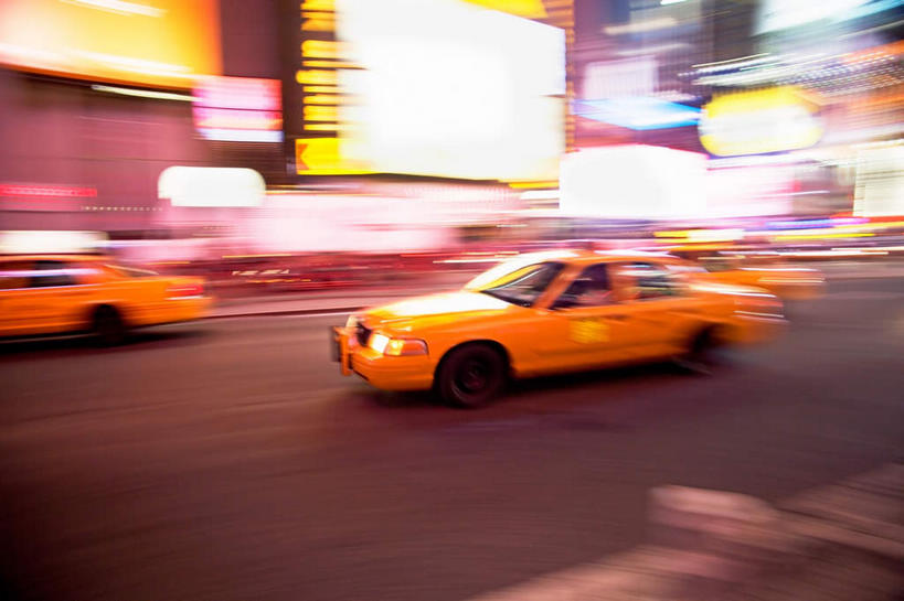 无人,商店,广场,横图,彩色,室外,白天,侧面,购物,度假,消费,美景,城市风光,超市,城市,霓虹灯,商场,出租车,汽车,纽约,美国,两辆,朦胧,模糊,景观,灯光,曼哈顿,七彩,娱乐,光源,霓虹,车,灯,交通工具,轿车,享受,休闲,景色,放松,金融,百货,时代广场,北美,北美洲,照明设备,载具,的士,美洲,计程车,选购,贸易,百货公司,纽约州,帝国之州,帝国州,氖灯,时报广场,纽约时报广场,北亚美利加洲,亚美利加洲,血拼,彩图,购物商场,购物中心,商业中心,曼哈顿岛