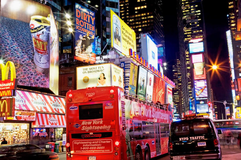 无人,高楼大厦,商店,广场,横图,室外,夜晚,仰视,购物,度假,消费,美景,城市风光,超市,城市,大厦,建筑,摩天大楼,商场,夜景,公共汽车,纽约,美国,景观,巴士,曼哈顿,公交车,娱乐,双层巴士,车,交通工具,享受,休闲,景色,放松,金融,百货,时代广场,北美,北美洲,载具,美洲,选购,贸易,百货公司,纽约州,帝国之州,帝国州,时报广场,纽约时报广场,北亚美利加洲,亚美利加洲,血拼,双层公共汽车,彩图,低角度拍摄,大楼,高层建筑,高楼,购物商场,购物中心,摩天楼,商业中心,曼哈顿岛