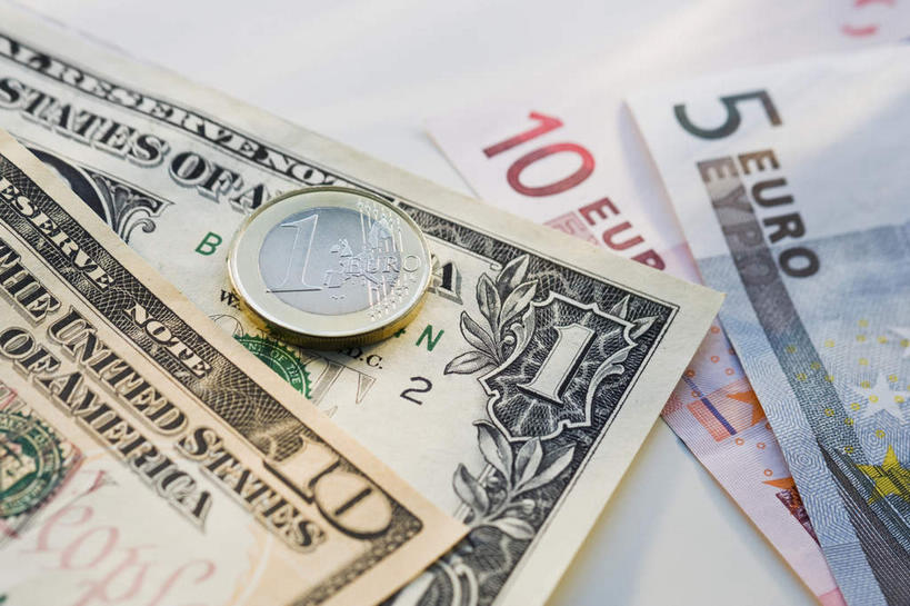 无人,横图,俯视,室内,特写,白天,白色背景,钱,美元,静物,钱币,美金,欧元,金融,纸币,摄影,影棚,经济,美圆,流通,贸易,货币,现金,硬币,彩图,高角度拍摄,影棚拍摄,拍摄