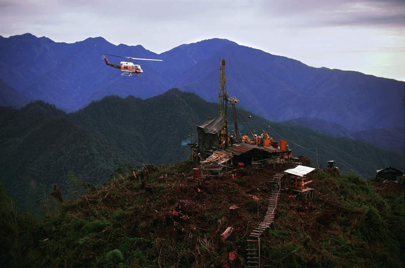 无人,工厂,横图,俯视,航拍,室外,白天,旅游,度假,美景,森林,山,山脉,树林,植物,飞机,印度尼西亚,印尼,亚洲,飞翔,飞行,景观,山峰,云,云朵,山峦,翱翔,云彩,娱乐,航空,飞,树,树木,蓝色,绿色,白云,蓝天,天空,自然,交通工具,群山,天,享受,休闲,景色,放松,东南亚,一架,生长,晴朗,成长,直升机,直升飞机,鸟瞰,自然风光,载具,印度尼西亚共和国,伊里安查亚,晴空,彩图,高角度拍摄,工地,制造厂