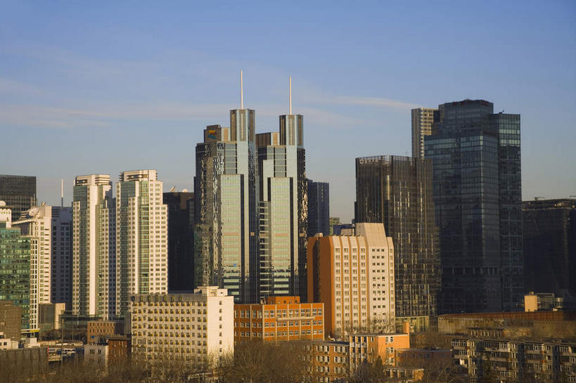 无人,高楼大厦,横图,室外,白天,仰视,度假,美景,植物,窗户,落地窗,城市风光,城市,大厦,建筑,摩天大楼,北京,中国,亚洲,一排,许多,阴影,整齐,并列,并排,光线,影子,景观,云,云朵,首都,很多,云彩,娱乐,建设,玻璃窗,树,树木,排列,蓝色,绿色,白云,蓝天,天空,阳光,自然,天,享受,休闲,景色,放松,生长,晴朗,成长,队列,平行,玻璃幕墙,东亚,中华人民共和国,北京市,京,北平,华北地区,晴空,彩图,低角度拍摄,大楼,高层建筑,高楼,摩天楼,北京CBD,北京商务中心区,中国北京大北窑,北京财富中心,北京嘉里中心,富尔大厦