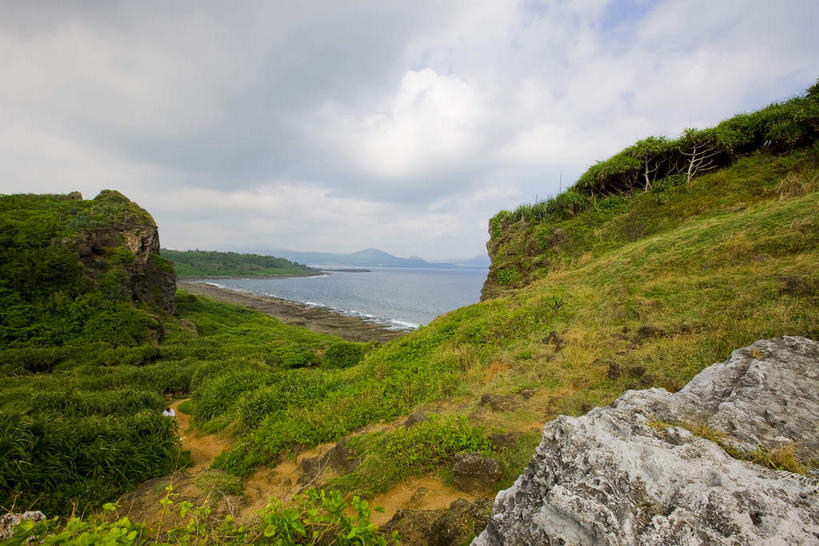 无人,横图,室外,白天,正面,旅游,度假,草地,草坪,海浪,海洋,礁石,石头,美景,植物,台湾,中国,亚洲,石子,景观,浪花,乌云,云,阴天,云朵,云彩,娱乐,草,树,树木,绿色,天空,自然,海水,天,享受,休闲,景色,放松,生长,成长,昏暗,阴沉,自然风光,海景,东亚,垦丁国家公园,屏东县,港澳台,中华人民共和国,台湾省,大海,风浪,海,海水的波动,礁,近岸浪,石块,岩石,涌浪,彩图,屏,屏东,屏县,恒春半岛,珊瑚礁岛,台