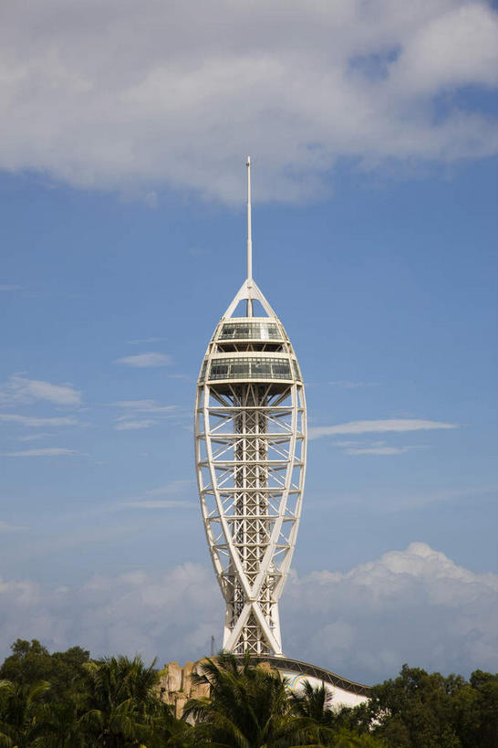 无人,高楼大厦,竖图,室外,白天,仰视,度假,美景,树林,植物,城市风光,城市,大厦,建筑,摩天大楼,金属制品,中国,亚洲,阴影,光线,金属,影子,景观,云,云朵,塔,云彩,娱乐,建设,树,树木,海南,蓝色,绿色,白色,白云,蓝天,天空,阳光,自然,天,享受,休闲,景色,放松,海南省,生长,晴朗,成长,东亚,中华人民共和国,华南地区,省会,海口,海口市,琼,晴空,彩图,低角度拍摄,大楼,高层建筑,高楼,摩天楼,海口千年塔,海南热带海洋世界,秀英区