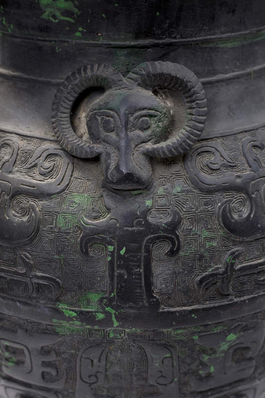 无人,竖图,室内,特写,白天,正面,微距,纹路,纹理,香炉,一个,祈祷,许愿,宗教,信仰,单个,祈求,祭奠,祭祀,祭坛,肌理,敬拜,彩图,全画面,全框架,全帧,微距摄影,全画幅