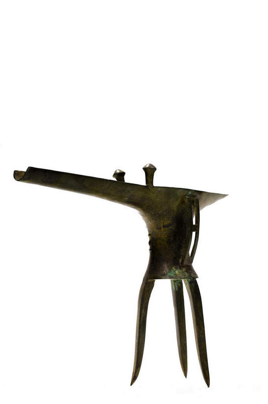 无人,竖图,室内,特写,白天,白色背景,正面,静物,杯子,金属制品,金属,一个,酒杯,摄影,影棚,单个,摄影棚,青铜,青铜器,彩图,影棚拍摄,拍摄,青铜制品,爵,乳钉纹爵,乳钉纹青铜爵,夏乳钉纹爵