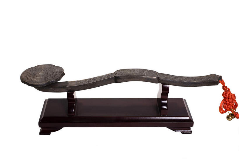 无人,横图,俯视,室内,特写,白天,白色背景,幸福,餐桌,桌子,静物,玉,木制,架子,一个,木制品,摄影,奢侈品,影棚,单个,餐台,支撑,玉器,固定,吉祥,贵重,珍贵,摄影棚,玉石,如意,宝贵,彩图,高角度拍摄,影棚拍摄,拍摄,玉如意