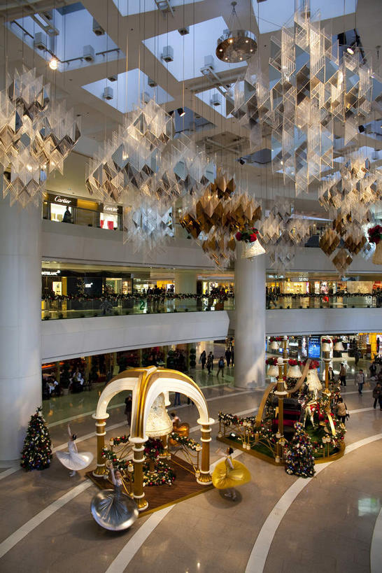 无人,商店,竖图,室内,白天,正面,购物,度假,时尚,消费,美景,城市风光,超市,城市,电梯,商场,照明,香港,中国,圣诞节,亚洲,阴影,节日,庆祝,光线,影子,电动扶梯,景观,灯光,水晶,自动扶梯,运输工具,文化,娱乐,吊灯,水晶灯,灯,灯具,庆典,享受,休闲,景色,放松,金融,百货,纪念,华丽,照亮,港,照明设备,高贵,水晶吊灯,选购,贸易,百货公司,东亚,香港岛,香港特别行政区,港澳台,中华人民共和国,血拼,水晶制品,富丽,华美,港岛,中西区,彩图,购物商场,购物中心,商业中心,太古广场,金钟,水晶石,扶手电梯,升降设备,运输带,自动行人电梯,电扶梯