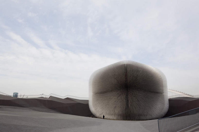 无人,高楼大厦,横图,室外,白天,仰视,度假,美景,城市风光,标志建筑,城市,大厦,地标,建筑,摩天大楼,上海,中国,亚洲,阴影,光线,影子,景观,云,云朵,云彩,娱乐,建设,蓝色,白云,蓝天,天空,阳光,天,享受,休闲,上海世博馆,世博馆,英国馆,上海世博会,世博,世博会,景色,放松,晴朗,申,东亚,世博园,上海市,中华人民共和国,沪,华东地区,种子圣殿,晴空,彩图,低角度拍摄,大楼,高层建筑,高楼,摩天楼