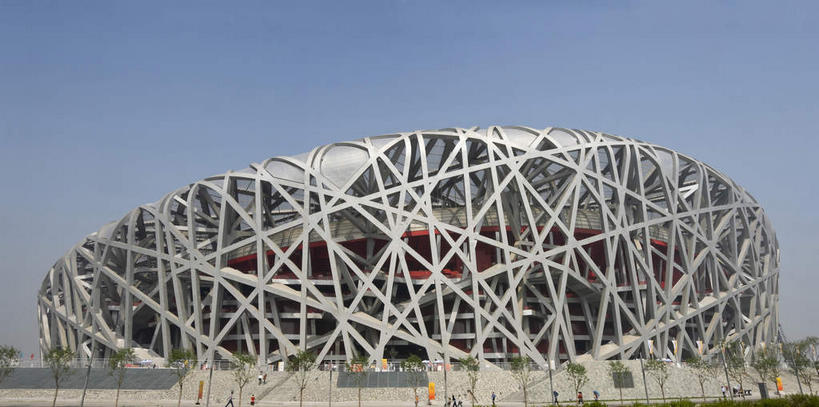 无人,体育馆,公园,运动场,横图,室外,白天,仰视,旅游,度假,标志建筑,地标,建筑,北京,中国,亚洲,阴影,光线,鸟巢,影子,柱子,墙,首都,娱乐,建设,体育场,墙壁,墙面,蓝色,蓝天,天空,阳光,天,享受,休闲,旅游胜地,放松,晴朗,东亚,国家体育场,万里无云,中华人民共和国,北京市,京,北平,华北地区,朝阳区,运动馆,晴空,晴空万里,彩图,低角度拍摄,北京奥林匹克公园,北京国家体育场,北京奥林匹克体育场