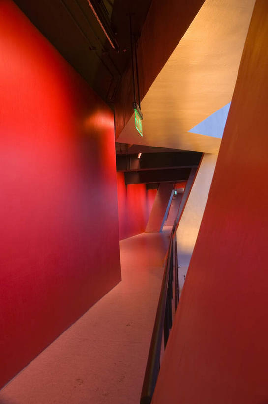 无人,体育馆,公园,运动场,竖图,室内,白天,正面,旅游,度假,标志建筑,地标,建筑,北京,中国,亚洲,阴影,光线,鸟巢,影子,墙,走道,走廊,过道,灯光,首都,娱乐,建设,体育场,墙壁,墙面,红色,享受,休闲,旅游胜地,放松,东亚,国家体育场,中华人民共和国,北京市,京,北平,华北地区,朝阳区,运动馆,彩图,北京奥林匹克公园,北京国家体育场,北京奥林匹克体育场