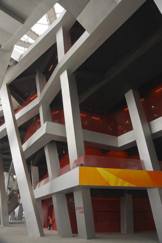 无人,体育馆,公园,运动场,竖图,室外,白天,仰视,锻炼,旅游,度假,快乐,比赛,运动,竞争,标志建筑,地标,建筑,北京,中国,亚洲,鸟巢,柱子,墙,首都,娱乐,建设,体育场,墙壁,墙面,享受,休闲,旅游胜地,奥林匹克,奥运,放松,体育运动,东亚,国家体育场,中华人民共和国,北京市,京,北平,华北地区,朝阳区,运动馆,体育,彩图,低角度拍摄,健身,北京奥林匹克公园,奥运会,奥林匹克运动,北京奥运会,2008年北京奥运会,北京国家体育场,北京奥林匹克体育场