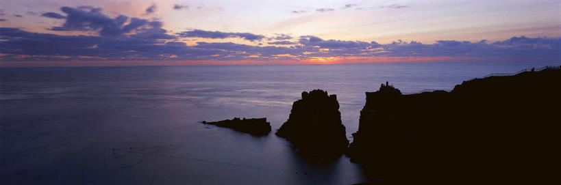 无人,横图,全景,室外,白天,正面,旅游,度假,海浪,海洋,石头,美景,日落,天际线,中国,亚洲,石子,景观,浪花,水平线,晚霞,霞光,落日,辽阔,海平线,背光,娱乐,山东,倒影,自然,海水,黄昏,享受,休闲,广阔,景色,彩霞,放松,一望无际,倒映,自然风光,逆光,海景,东亚,山东省,成山头,威海,中华人民共和国,华东地区,鲁,威海市,无边无际,一马平川,夕照,反照,薄暮,大海,风浪,海,海水的波动,近岸浪,石块,岩石,涌浪,夕阳,彩图,傍晚,天尽头,龙须岛镇,成山角,水天相接,水天一线,荣成,荣成市,斜阳