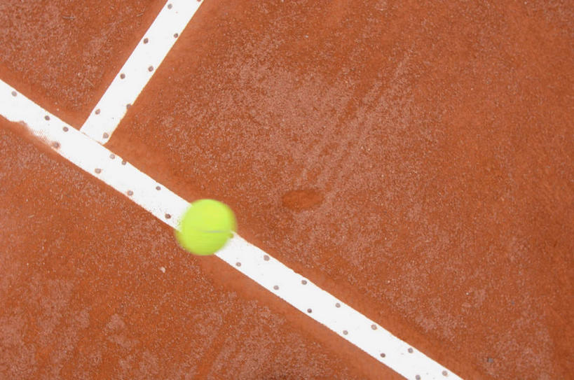 无人,体育馆,运动场,横图,俯视,室外,特写,白天,锻炼,运动,网球,白线,网球装备,运动器械,体育场,一个,绿色,橡胶,健身器械,单个,健身器材,橡胶制品,运动馆,体育,网球运动,彩图,高角度拍摄,健身,运动器材