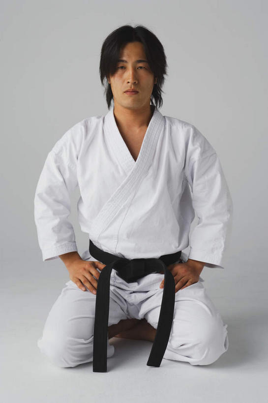 东方人,一个人,运动员,跪,竖图,室内,白天,白色背景,正面,运动服,锻炼,快乐,比赛,运动,竞争,亚洲,仅一个男性,仅一个人,服装,黄种人,娱乐,腰带,仅一个年轻男性,衣服,白色,黑色,休闲,摄影,服饰,影棚,体育运动,衣着,穿着,黑带,空手道,配饰,裤带,衣饰,体育,男人,男性,年轻男性,亚洲人,体育运动员,运动选手,跪着,彩图,全身,影棚拍摄,健身,拍摄,运动装