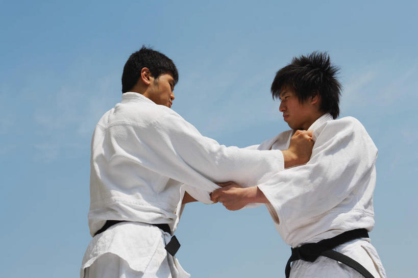 东方人,两个人,运动员,体育馆,运动场,站,横图,室外,白天,仰视,柔道,亚洲,阴影,光线,影子,云,云朵,云彩,黄种人,体育场,相视,蓝色,白云,蓝天,天空,阳光,天,站着,面对面,抓,晴朗,对视,相对,相看,对手,运动馆,敌手,男人,男性,年轻男性,亚洲人,晴空,体育运动员,运动选手,站立,半身,彩图,低角度拍摄