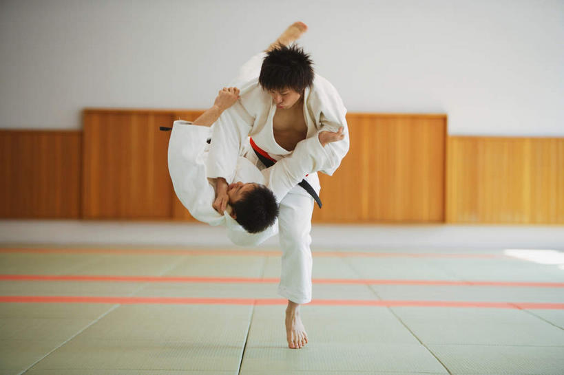 东方人,腿部,腿,两个人,运动员,体育馆,运动场,抱,横图,室内,白天,正面,柔道,亚洲,许多,撑,连接,抬,组合,服装,墙,黄种人,体育场,墙壁,墙面,衣服,红色,绿色,白色,垫子,腾空,服饰,抱着,链接,摔倒,撑着,搂着,衣着,穿着,拼接,拼凑,拼合,凑集,聚合,撮合,链结,对手,运动馆,衣饰,凌空,敌手,男人,男性,年轻男性,亚洲人,体育运动员,运动选手,怀抱,搂,搂抱,相抱,拥抱,彩图,全身