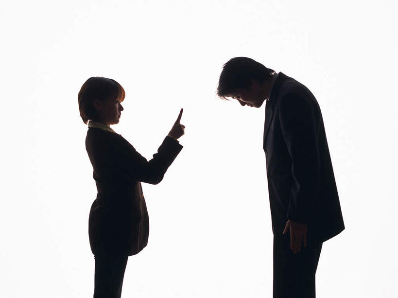 东方人,两个人,同事,商务人士,商务男性,商务女性,站,举,横图,室内,白天,白色背景,侧面,衬衫,成功,合作,团队,集体,信心,亚洲,指,套装,背光,注视,黄种人,方向,队伍,相视,低头,观察,看,手势,托,站着,面对面,摄影,影棚,观看,对视,察看,领导,指向,成就,关注,相对,商务装,合伙,领袖,逆光,工薪阶层,相看,道歉,致歉,教训,男人,男性,年轻男性,年轻女性,女人,女性,亚洲人,白领,上班族,举起,举手,举着,向上举,向上伸,向上托,站立,半身,彩图,影棚拍摄,衬衣,拍摄