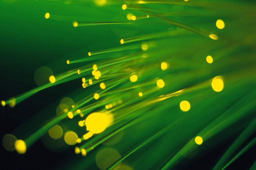 无人,横图,俯视,室内,特写,白天,商务,通讯,技术,科技,静物,照明,一排,许多,绿色背景,朦胧,模糊,整齐,光纤,网络,圆形,光,排列,绿色,通信,摄影,影棚,刺眼,耀眼,照亮,光导纤维,照明设备,队列,彩图,高角度拍摄,影棚拍摄,拍摄,夺目