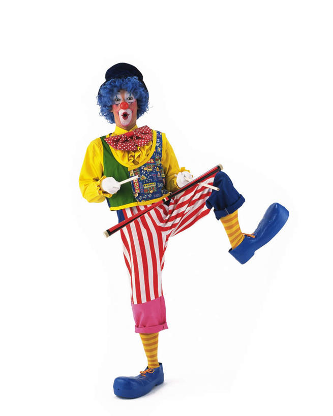 东方人,一个人,小丑,站,举,竖图,室内,白天,白色背景,正面,化妆,亚洲,仅一个男性,仅一个人,握,棒子,假发,拿,拿着,抬腿,黄种人,仅一个年轻男性,蓝色,彩妆,托,站着,握着,摄影,影棚,搞笑,小丑妆,男人,男性,年轻男性,亚洲人,丑角,举起,举手,举着,向上举,向上伸,向上托,站立,彩图,全身,影棚拍摄,欢乐,开心,拍摄