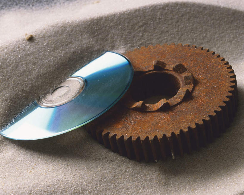 无人,吃,横图,俯视,室内,特写,白天,零件,齿轮,数据,静物,连接,组合,朦胧,模糊,信息,工具,光盘,沙子,光碟,存储介质,机械,碟片,链接,存储,CD光盘,五金,沙堆,紧固,拼接,拼凑,CD唱片,CD光碟,拼合,凑集,聚合,撮合,链结,牢固,食,彩图,高角度拍摄