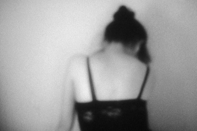 东方人,一个人,站,横图,黑白,室内,白天,白色背景,性感,亚洲,仅一个年轻女性,仅一个女性,仅一个人,内衣,蕾丝,黄种人,裸露,背面,站着,诱惑,摄影,影棚,赤裸,裸,年轻女性,女人,女性,亚洲人,站立,半身,影棚拍摄,拍摄