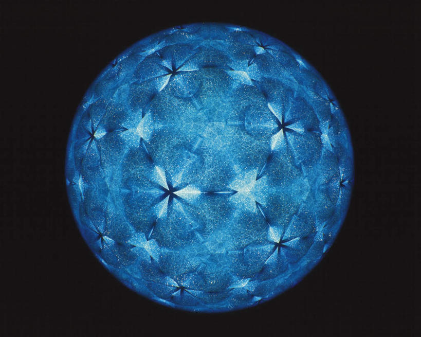 无人,横图,室内,特写,白天,正面,万花筒,一排,黑色背景,花纹,条纹,整齐,盛开,结构,圆形,图案,花蕾,花,花瓣,花朵,鲜花,排列,一个,蓝色,白色,框架,花苞,花蕊,摄影,影棚,单个,轮廓,耀眼,明亮,队列,彩图,影棚拍摄,拍摄