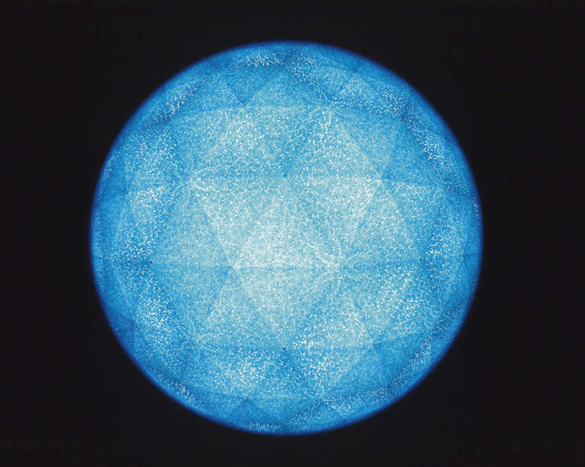 无人,横图,室内,特写,白天,正面,游戏,静物,玩具,万花筒,黑色背景,艺术,反射,图案,图形,光,玩,娱乐,一个,蓝色,休闲,益智,摄影,影棚,单个,活动,三棱镜,发泄,消遣,智力,光学,宣泄,玩耍,嬉戏,彩图,影棚拍摄,拍摄