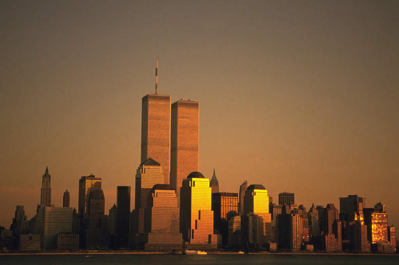 无人,高楼大厦,横图,室外,夜晚,仰视,度假,美景,日落,城市风光,标志建筑,城市,大厦,地标,建筑,摩天大楼,纽约,美国,阴影,光线,影子,景观,晚霞,霞光,曼哈顿,娱乐,建设,紫色,天空,阳光,黄昏,天,享受,休闲,景色,彩霞,放松,北美,北美洲,美洲,纽约州,帝国之州,帝国州,世界贸易中心,北亚美利加洲,亚美利加洲,夕阳,彩图,低角度拍摄,大楼,高层建筑,高楼,摩天楼,曼哈顿岛,纽约世界贸易中心,世贸中心,双子大楼