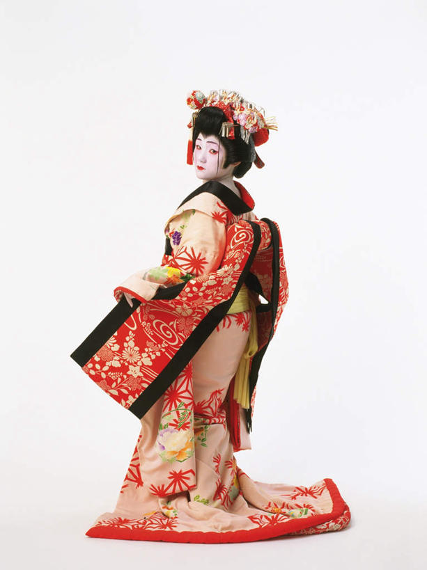 东方人,一个人,演员,电影明星,站,竖图,室内,白天,白色背景,民族服装,化妆,美容,日本,亚洲,仅一个男性,仅一个人,表演,护肤,和服,注视,黄种人,扮演,仅一个年轻男性,背面,看,站着,保养,享受,休闲,放松,保健,摄影,服饰,转身,影棚,观看,演出,关注,东亚,养颜,吴服,唐草,唐花,唐锦,日本国,男人,男性,年轻男性,亚洲人,影视明星,站立,彩图,全身,影棚拍摄,传统服装,民俗服,拍摄,歌舞伎