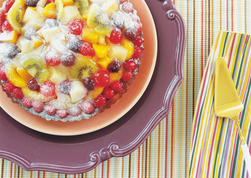 点心,无人,横图,俯视,室内,特写,白天,餐桌,桌子,草莓,芒果,猕猴桃,樱桃,餐具,一堆,许多,堆叠,堆积,条纹,朦胧,模糊,布料,碟子,工具,盘,食品,甜点,甜品,布纹,桌布,食物,糕点,盘子,餐巾,碟,台布,甜食,餐台,堆,蛋糕铲,水果塔,进餐用具,烹调用具,樱珠,莺桃,英桃,洋莓,楔桃,望果,水果皇后,奇异果,牛桃,蜜望,猕猴梨,檬果,闷果,漭果,杧果,荆桃,红莓,地莓,庵波罗果,彩图,高角度拍摄