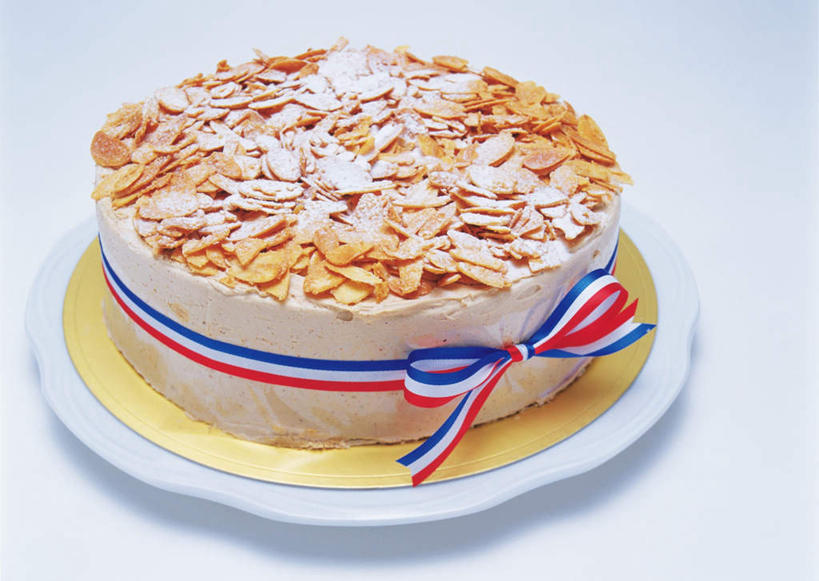 点心,无人,横图,俯视,室内,特写,白天,白色背景,下午茶,餐桌,桌子,餐具,朦胧,模糊,碟子,盘,丝绸,丝带,食品,甜点,甜品,缎带,绸带,食物,糕点,盘子,蝴蝶结,碟,甜食,奶油,摄影,影棚,餐台,瓜子,乳制品,瓜子仁,激凌,克林姆,淇淋,彩图,高角度拍摄,影棚拍摄,拍摄,蛋糕