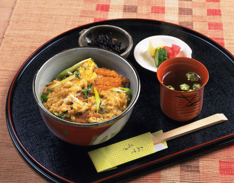 无人,横图,俯视,室内,特写,白天,烹饪,筷子,桌子,黄瓜,蔬菜,西红柿,餐具,托盘,新鲜,布料,碟子,盘,日本料理,料理,食品,布纹,文化,传统,菜肴,美食,桌布,食物,盘子,餐巾,碟,台布,碗,日式料理,日式,佳肴,有机食品,绿色食品,礼节,鸡排,礼仪,进餐用具,青瓜,胡瓜,番茄,彩图,高角度拍摄