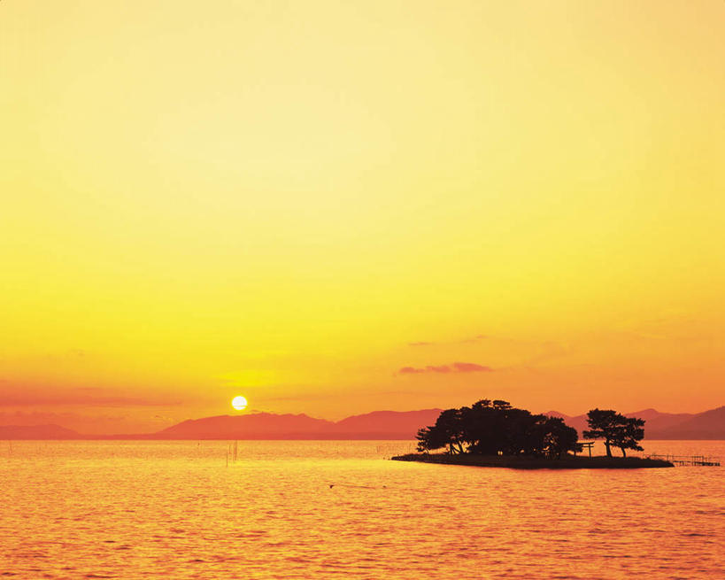 无人,横图,室外,白天,正面,旅游,度假,岛屿,湖,湖泊,美景,日落,森林,树林,水,植物,日本,亚洲,湖面,景观,水流,水面,晚霞,霞光,娱乐,树,树木,绿色,天空,自然,黄昏,湖水,天,享受,休闲,景色,彩霞,放松,生长,成长,自然风光,东亚,本州,本州岛,日本国,中国地方,岛根,岛根县,列岛,群岛,诸岛,夕阳,彩图