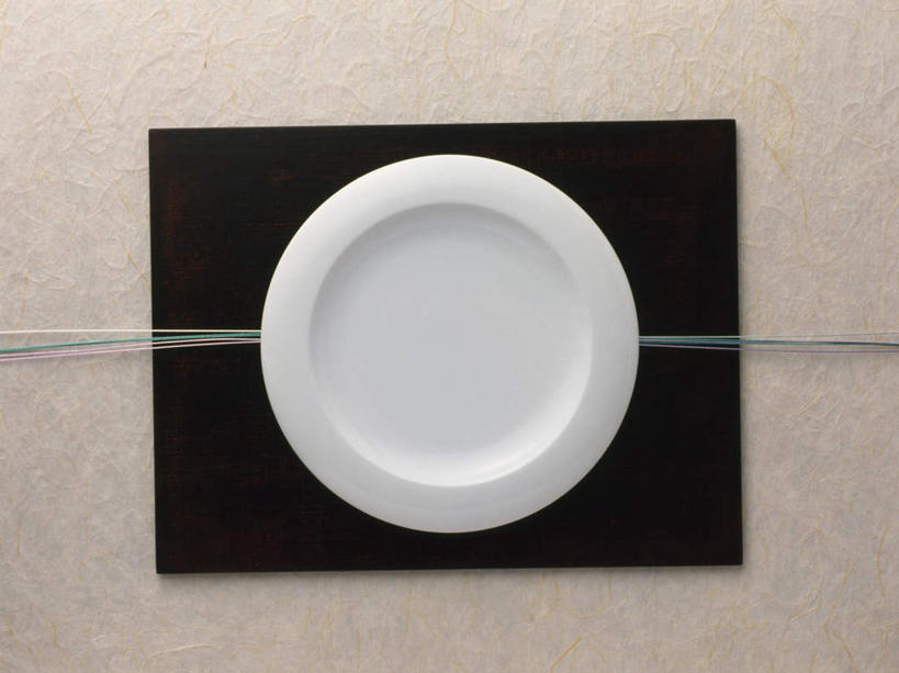 无人,横图,室内,特写,白天,正面,静物,餐具,布料,碟子,盘,布纹,竹签,桌布,一个,白色,黑色,盘子,餐巾,碟,台布,摄影,影棚,单个,彩图,影棚拍摄,拍摄