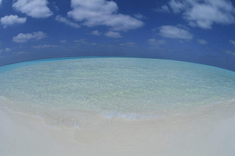 无人,横图,室外,白天,正面,广角镜头,鱼眼镜头,旅游,度假,海浪,海洋,美景,沙滩,马尔代夫,亚洲,波纹,沙子,海岸,景观,浪花,云,云朵,涟漪,沙地,云彩,娱乐,蓝色,白云,蓝天,水纹,天空,自然,海水,波浪,天,享受,休闲,景色,放松,晴朗,自然风光,南亚,海景,水晕,马尔代夫共和国,大海,风浪,海,海水的波动,海滩,近岸浪,涌浪,晴空,彩图